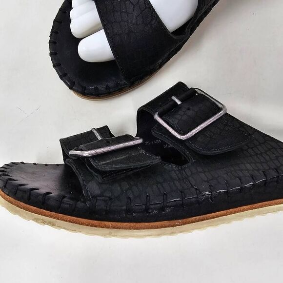 TRASK BLACK LEATHER SNAKE PRINT CARLI SLIDE BUCKLE SANDAL WOMENS SIZE 8 M - Picture 2 of 8